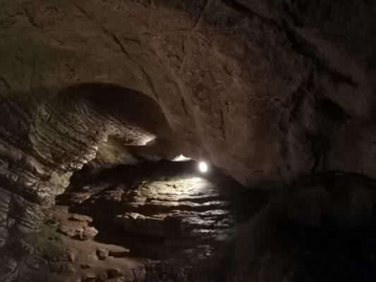 Своды пещеры