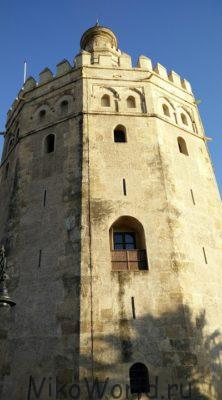 Торре-дель-Оро (Золотая башня)